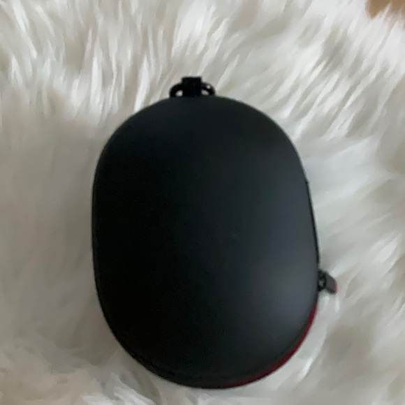 Beats headphones case - Picture 3 of 4
